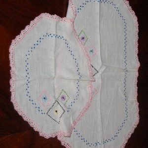 2 Vintage Embroidered Doilies Matching    Good Preowned Condition